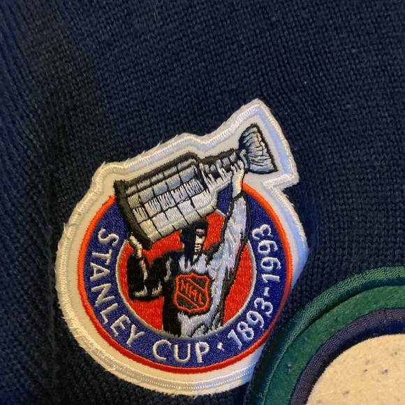 Vancouver Canucks Roger Edward’s XL Hockey Jersey - Picture 2 of 6